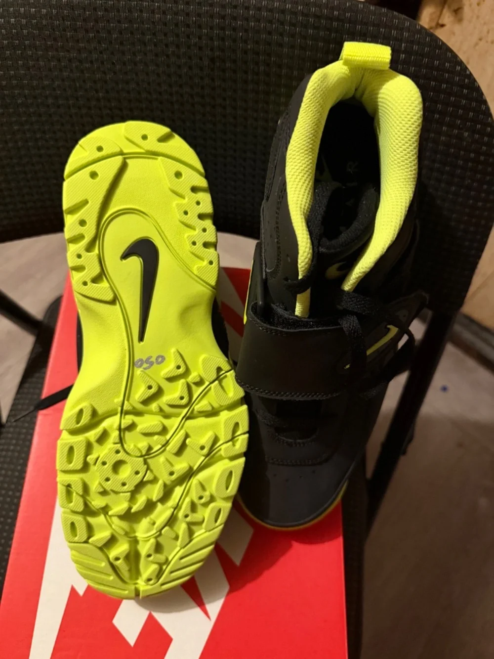 Nike Air Mission Black/Volt Men’s Size 10 – NEW in Box